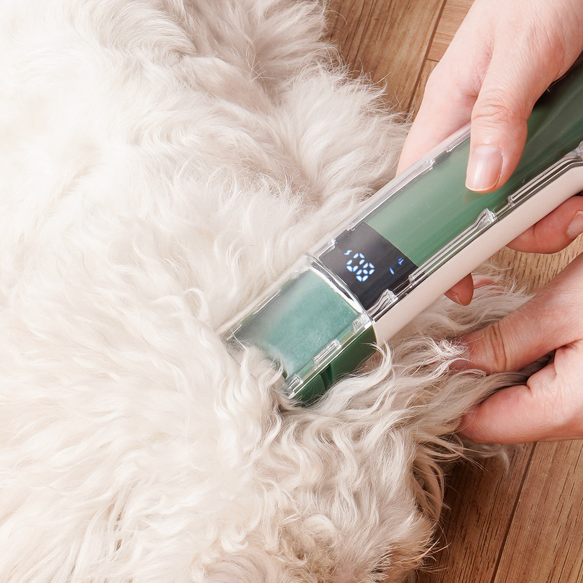 V1 Portable Pet Grooming Vacuum Kit